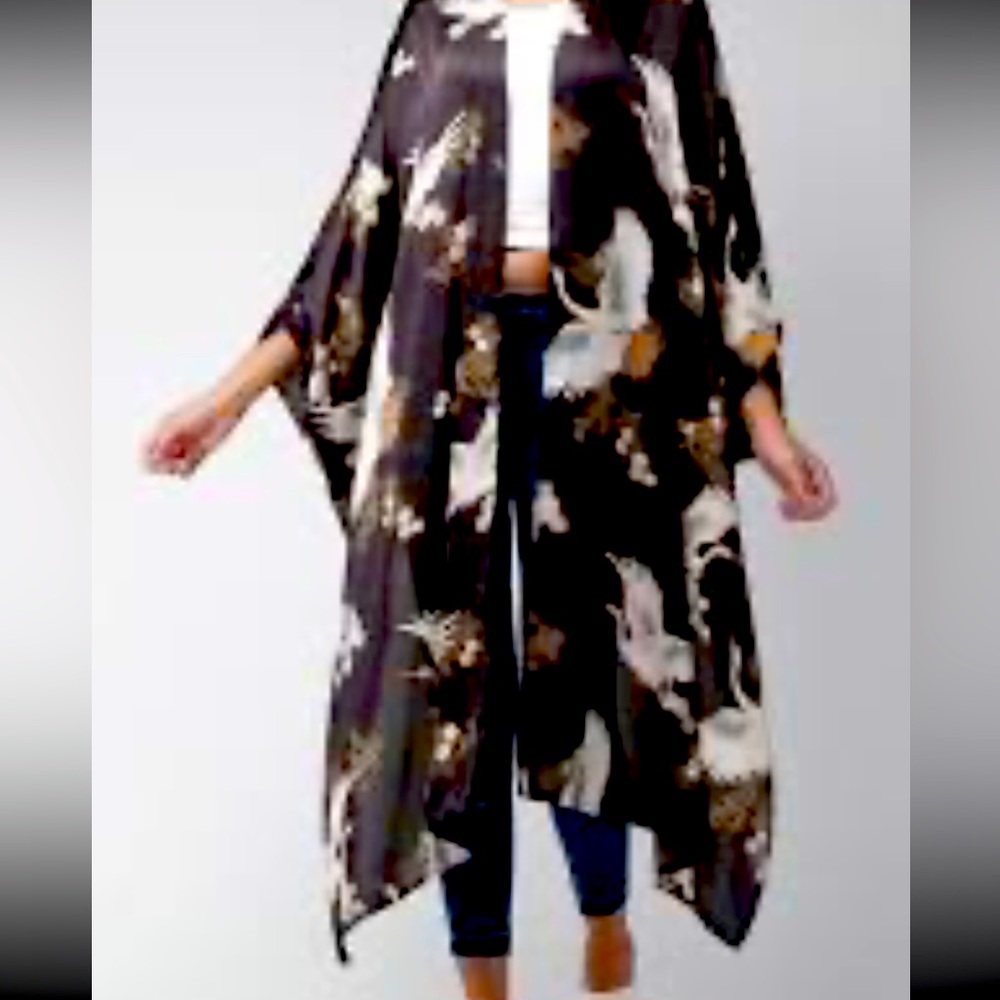 Forever 21 Black and Gold Kimono